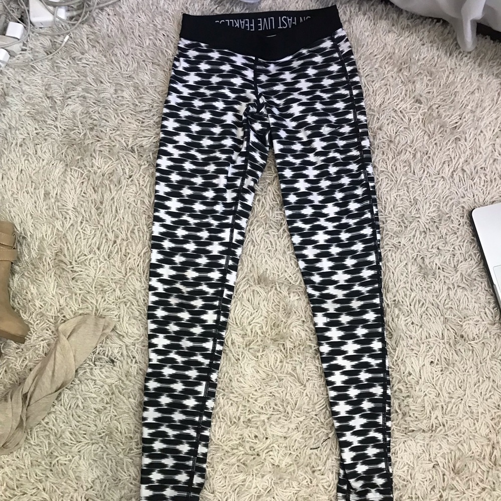 Black and White Patterned Leggings